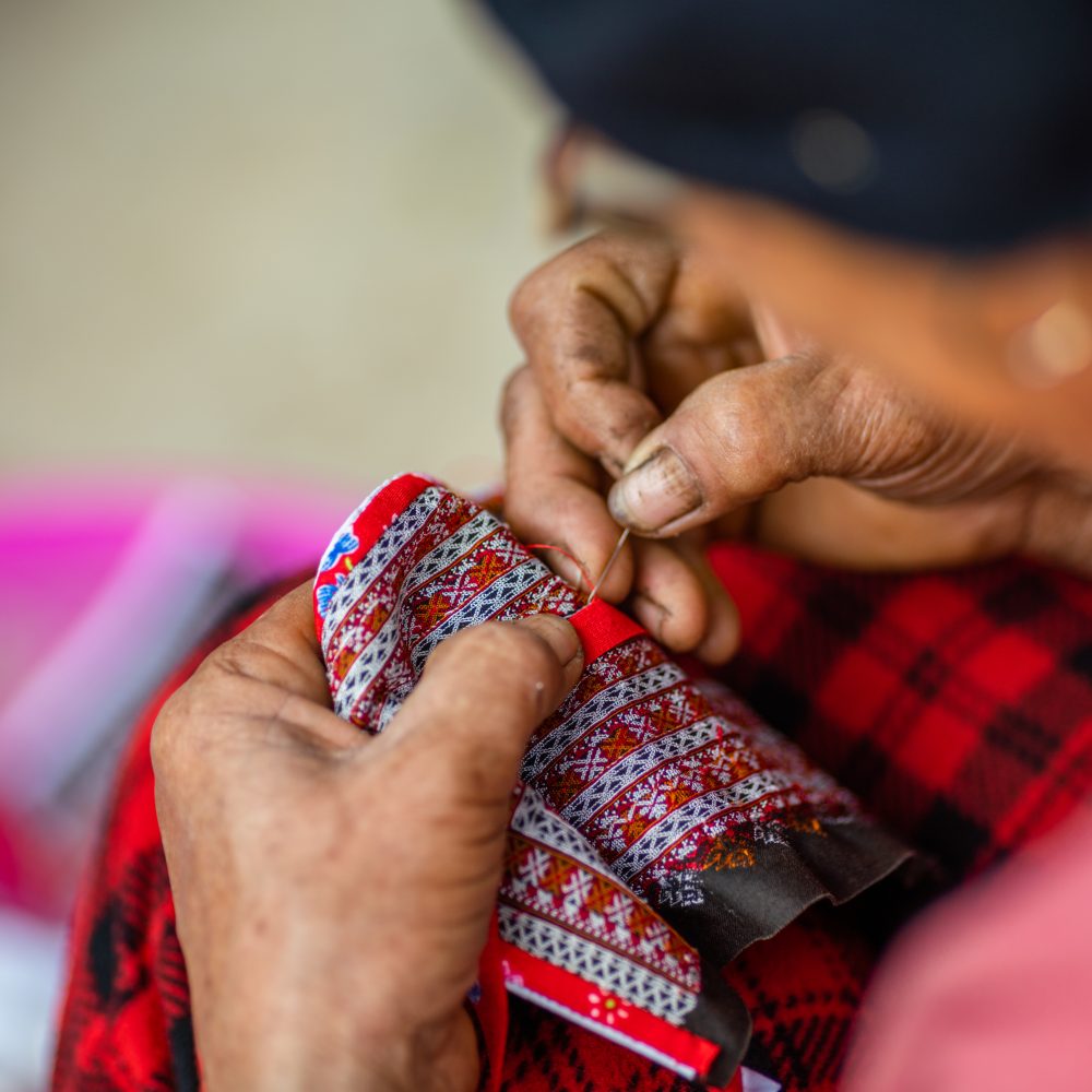 woman-sewing (1)