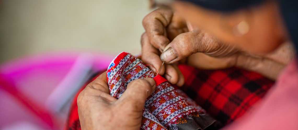 woman-sewing (1)